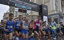 Фото 21: Стартував чемпіонат України з бігу по шосе «Run the world. Львівська десятка»