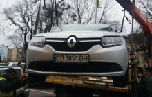 Фото 2: Вчора на арештмайданчик було евакуйовано 7 машин