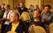 Фото 1: Місто лікує: оркестр INSO-Львів зіграв для воїнів та лікарів особливий концерт