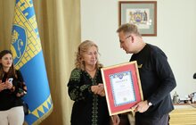 Фото 2: Мер Львова нагородив подяками і преміями працівників львівських училищ