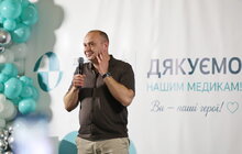 Фото 1: Напередодні професійного свята у місті відзначили медиків, які щодня рятують життя і здоров’я людей
