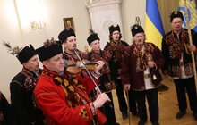 Фото 5: До Львова з колядою завітали гуцули з Криворівні