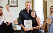 Фото 1: 54 львівські школярі, які найкраще склали НМТ, отримали по 10, 20 та 30 тисяч гривень від міста (відео)