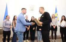 Фото 1: Львівські регбістки-чемпіонки України отримали відзнаку від міста
