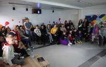 Фото 2: Колишній мешканець «Маріяполіса» повернувся у модульне містечко, щоб викладати англійську за допомогою унікальної методики