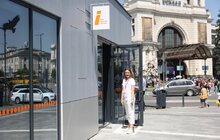 Фото 3: Біля залізничного вокзалу відкрили Центр туристичної інформації: там можна оформити та придбати ЛеоКарт (відео)
