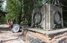 Фото 11: У Львові розпочали ексгумацію радянських поховань із Пагорба Слави (відео)