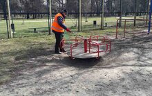 Фото 88: Комунальні служби дезінфікують місто: миють вулиці, тротуари, зупинки транспорту, сходові клітки будинків
