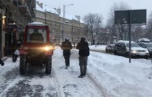 Фото 37: Зранку по Львову працювало 97 одиниць снігоочисної техніки