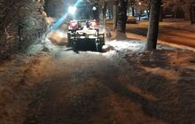 Фото 33: Минулої ночі в місті працювало 95 одиниць техніки, для посипання доріг використано 492 м3 піскосуміші