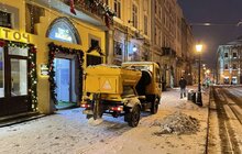 Фото 55: Минулої ночі в місті працювало 95 одиниць техніки, для посипання доріг використано 492 м3 піскосуміші