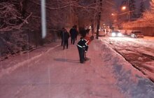 Фото 85: Минулої ночі в місті працювало 95 одиниць техніки, для посипання доріг використано 492 м3 піскосуміші