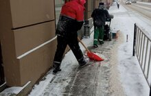 Фото 81: Для посипання доріг від ожеледиці минулої доби використано 527 м3 піскосуміші та 186 м3 солі