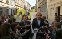 Фото 7: На пішохідній вулиці Лесі Українки ТМ «Хлібна хата» встановлено відпочинкові лавки