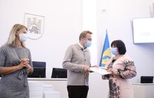 Фото 8: 100 успішних педагогів Львова отримали по 25 тисяч гривень