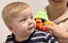 Фото 2: 16-річна переселенка з Донеччини дарує зроблені власноруч іграшки маленьким пацієнтам у Львові