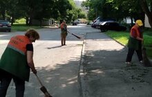 Фото 6: Комунальні служби продовжують прибирати місто від наслідків негоди