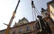Фото 3: Історичний хрест із собору Святого Юра повернуть на купол до Покрови