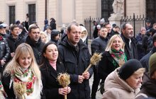 Фото 6: У Львові встановили головного Дідуха міста