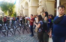 Фото 1: На пл. Ринок відбулась мистецька акція на підтримку Олега Сенцова та політв’язнів Кремля