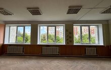 Фото 5: У навчальних закладах Львова відновили понад 900 вікон, які були пошкоджені через російські обстріли