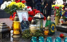 Фото 16: Львів’яни вшанували Героїв Небесної Сотні на Личаківському кладовищі