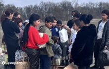 Фото 5: Медогляд, одяг, документи, а ще навчання та соціалізація: як у Львові допомагають табору ромів