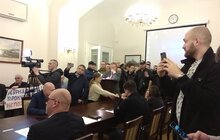 Фото 18: Активісти зірвали засідання виконавчого комітету ЛМР