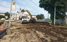 Фото 11: Ремонт пл. Двірцевої: заміну водогонів завершили, розпочали укладати плити під трамвайну колію