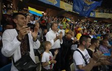 Фото 15: Мер Львова відвідав футбольний матч між збірними України та Люксембургу