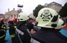 Фото 1: Мер Львова привітав учасників змагань «Найсильніший пожежний-рятувальник»