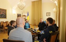Фото 5: Мер Львова зустрівся з паралімпійським чемпіоном та призерами Ігор Нескорених
