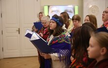 Фото 7: Вертеп з переселенців: у Львові мешканці модульного містечка організували справжнє дійство (відео)