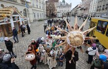 Фото 14: У Львові встановили чотирьохметрового різдвяного дідуха
