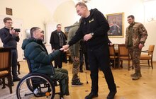 Фото 23: У Львові запустили безкоштовні екскурсії для військових, що лікуються у місті (відео)