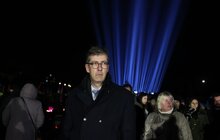 Фото 14: У Львові в пам’ять про українських Героїв у небо запустили символічні світлові промені