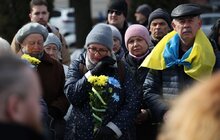 Фото 3: У Львові провели мирну акцію «ДЕ ТИ», присвячену річниці трагедії в маріупольському театрі
