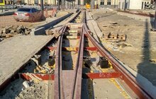 Фото 4: Служба колії ЛКП «Львівелектротранс» провела монтажні роботи із облаштування колії на реконструйованій пл. Двірцевій