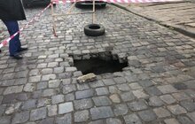 Фото 4: Львівводоканал ліквідує провал на каналізаційному колекторі на вул. Олени Степанівни