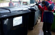 Фото 14: У Львові миють і ремонтують контейнери для відходів