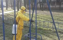 Фото 5: На території Львова проводять миття і дезінфекцію дитячих майданчиків