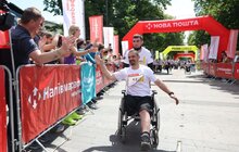 Фото 6: У Львові відбувся безбар’єрний благодійний напівмарафон: серед учасників забігу пацієнти центру UNBROKEN