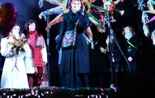 Фото 6: Близько 2 тис людей взяли участь у флеш-мобі «Львів колядує»