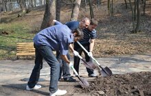 Фото 5: Компанія МакДональдз долучилась до загальноміської кампанії «З нами місто розквітає»
