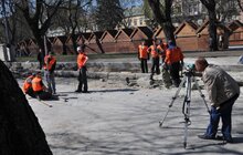 Фото 11: На проспекті Свободи влаштовують бруківку