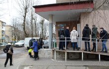 Фото 1: Помилися, поїли, отримали одяг і допомогу: місто знову організувало масштабний захід для безхатьків