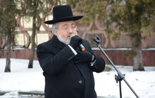 Фото 8: У Львові запаленням лампадок, покладанням квітів та молитвою вшанували жертв Голокосту
