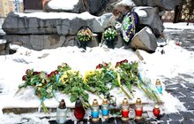 Фото 12: У Львові запаленням лампадок, покладанням квітів та молитвою вшанували жертв Голокосту