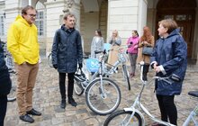 Фото 3: У Львові вперше провели позачергове засідання виконавчого комітету на велосипедах
