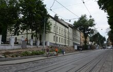 Фото 1: На верхній алеї вулиці Коперника облаштовують нову пішохідно-велосипедну доріжку